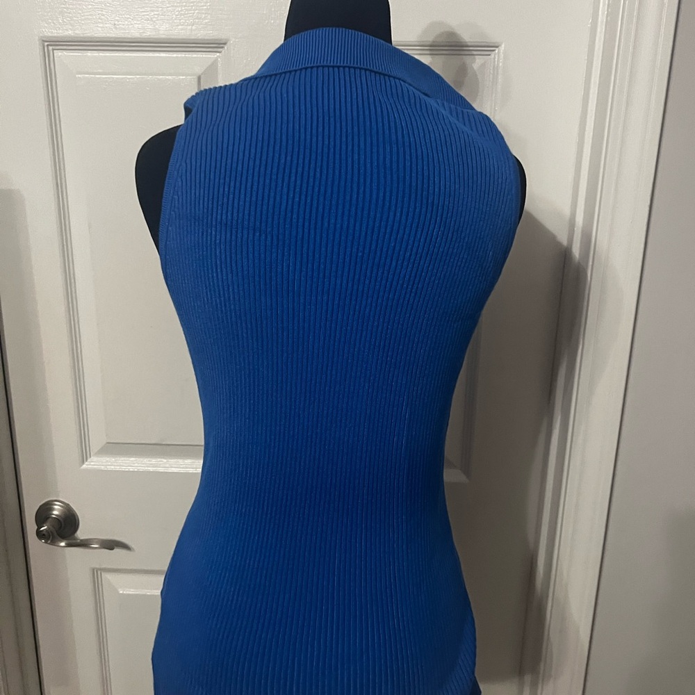 Blue Ribbed Sleeveless Top with Zipper - Picture 2 of 3